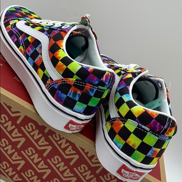 • VANS COMFYCUSH OLD SKOOL TIE-DYE CHANCE WMNS - Picture 11 of 16